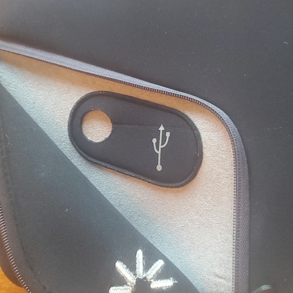 Case Logic Padded Neoprene Tablet Sleeve 8x11in - Picture 3 of 4